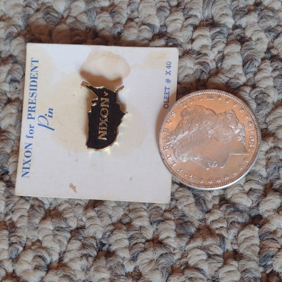 Richard Nixon Campaign Pin with Bonus Item - Picture 1 of 2